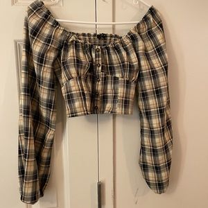 Love tree plaid crop top long sleeve peasant gently used size medium